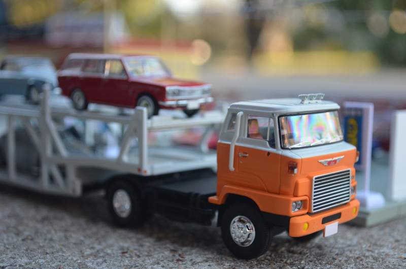 Tomica Limited Vintage Neo 89D Hino Car Transporter